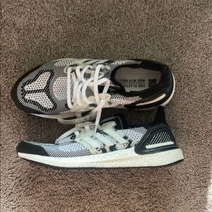 Adidas M 9.5 Ultraboost 19.5 DNA Running Shoes